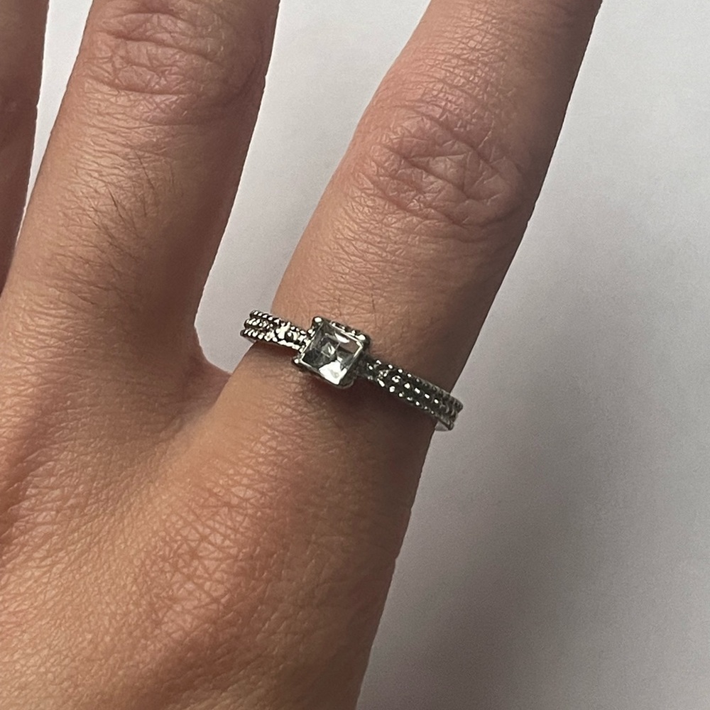 2 Silver Rings - Picture 4 of 7
